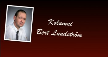 Bert Lundström – Keinottelusta ja moraalista sekä kohtuudesta Kirjoitusten (omalla nimellä) peukalointi – lukuun ottamatta kirjoitusvirheiden ja kielioppivirheiden korjausta – on lähtökohdallisesti kyseenalaista. Toimittaja kun ei allekirjoita julkaistua kirjoitusta.