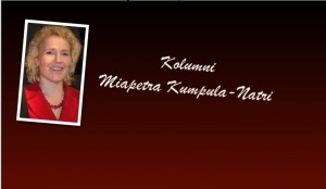 Miapetra Kumpula-Natrin vaalilogo, jossa hänen nimensä ja kasvonsa