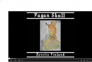Pagan Skull -yhtyeen jäsenet esiintymässä lavalla