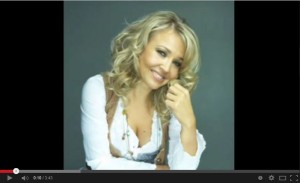 Olli Orrenmaan maalaus "Lottopotti" esittää lottokuponkia ja rahaa