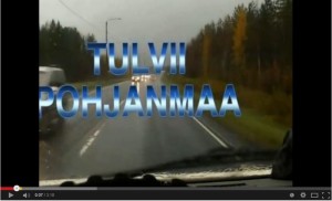 Tulviva pelto ja puita Pohjanmaalla syksyllä 2014