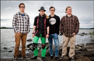 Lars Swanljung ja Prinssi Rohkea vastaanottavat Vaasan kulttuuripalkintoja