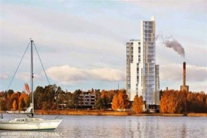 Vaskiluodon tornin havainnekuva, korkea rakennus meren rannalla