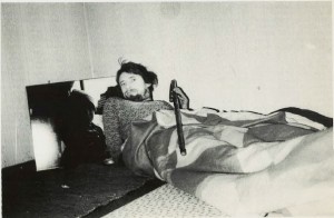 Leif Färdingin muotokuva, taustalla Lakeuden kutsu -kirjan kansi