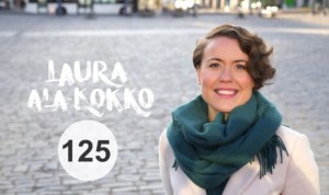 Laura Ala-Kokko hymyilee kameralle