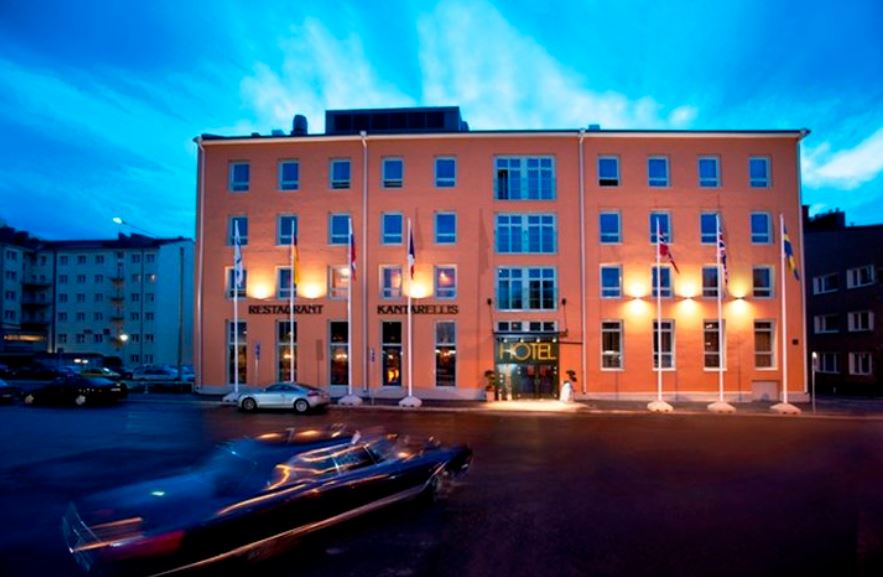 Scandic-hotellin aula tai ravintolatila Vaasassa