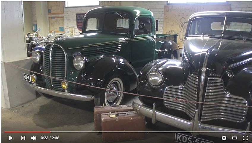 Vanhoja autoja ja moottoreita esillä Vaasan automuseossa