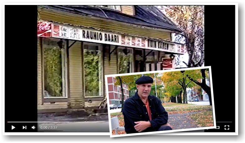 Risto Jalonen RaunioBaarissa, taustalla asiakkaita ja baaritiski