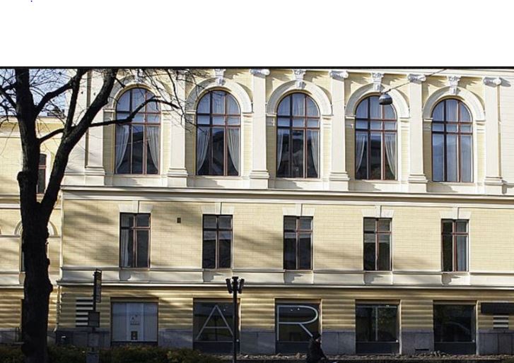 Vaasan taidehallin julkisivu ja sisäänkäynti