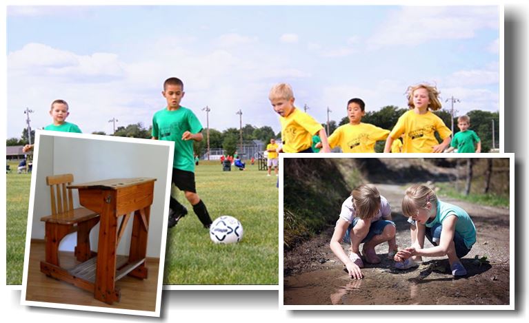 Lapset leikkivät liikuntasalissa, opettaja ohjaa toimintaa