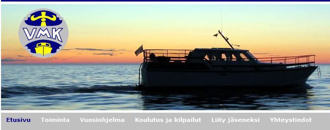 Moottorivene ja ihmisiä Vaasan Moottorivenekerhon tapahtumassa