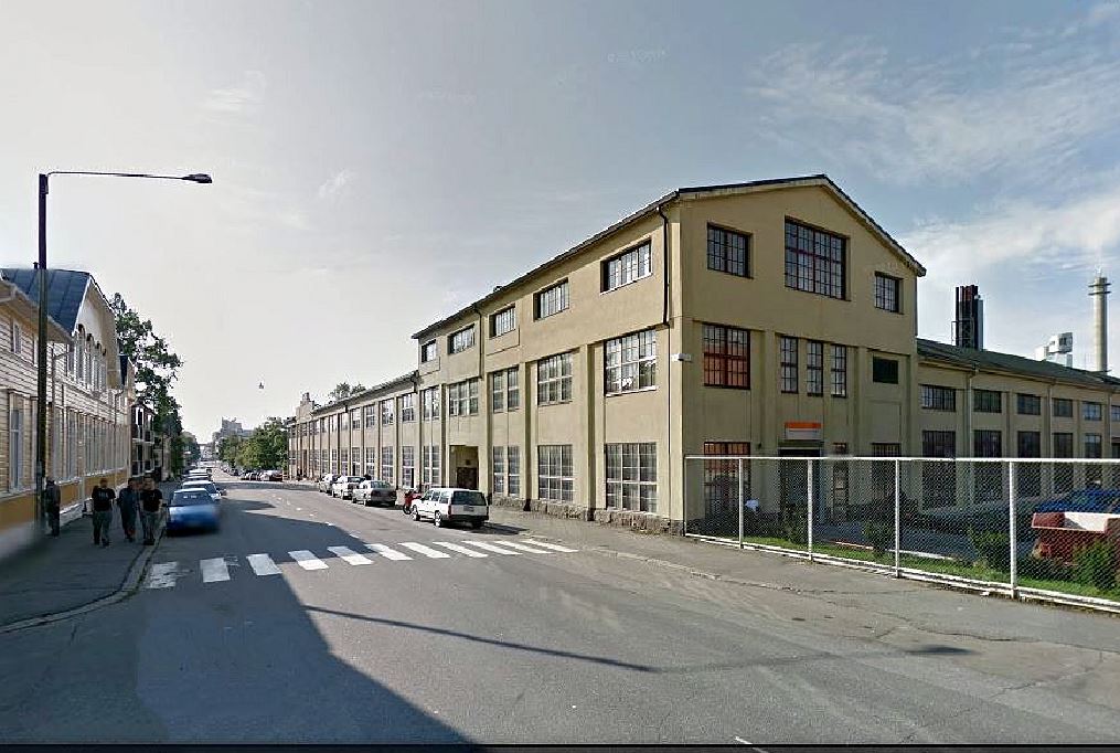 Wärtsilän moottoreita ja laitteistoja Vaasan tehtaalla