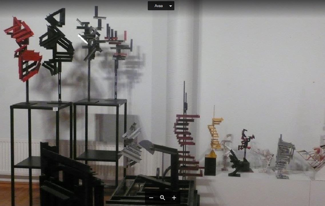 Asko Halmeen abstrakti maalaus, jossa on sinisiä ja punaisia sävyjä