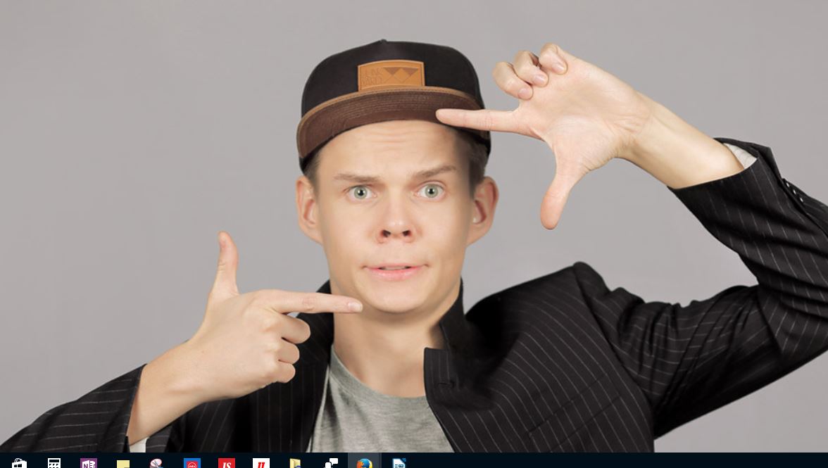 Tubettaja Herbalisti hymyilee kameralle fanitapahtumassa