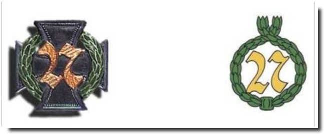 Jääkärit marssivat Vaasan torilla, yleisö seuraa