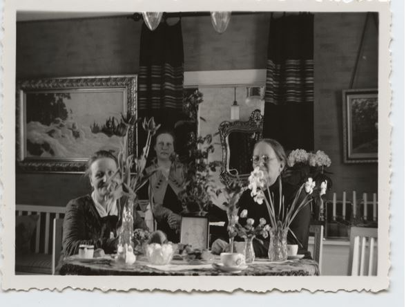 Vaasalaisen kansanvalokuvanäyttelyn teoksia, "Snapshot Vaasa Style"