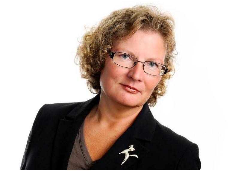 Tarja Hautamäki puhumassa yksityisen turvallisuusalan perusoikeuksista