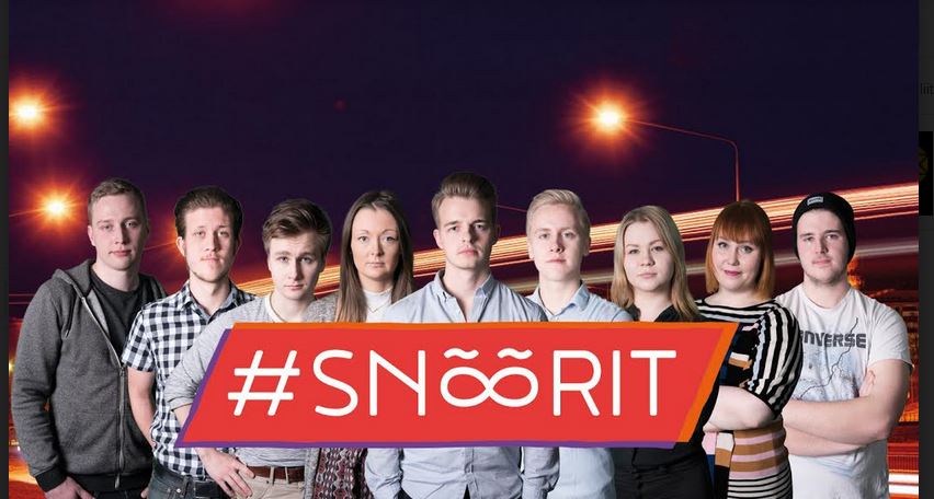 #Snöörit saavat erilaisiin tehtävänantoihin valmennusta sosiaalisen median ja brändäyksen ajankohtaisilta huipuilta, kuten miljoonayleisöjä keräävältä Hydraulic Press Channelin Lauri Vuohensillalta, rap-artisti Särreltä sekä Kyrö Distilleryn toimitusjohtaja Miika Lipiäiseltä. Ensimmäisessä tehtävänannossa apuna on tuottaja-juontaja ja pitkän linjan mediavaikuttaja Mikko Silvennoinen.