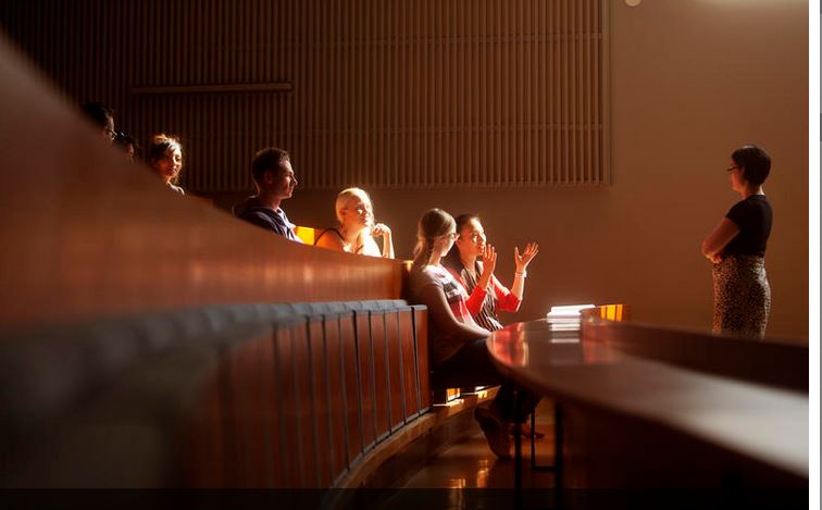 Vaasan yliopiston kauppatieteellisen tiedekunnan rakennus