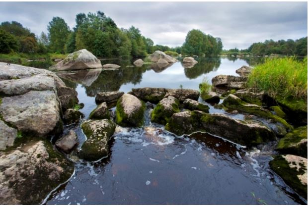 Vähäkyrön maisemaa, ehkä asuinrakennuksia tai luontoa