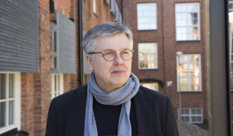 Ari Salminen, korruptiotutkija, puhuu verkostojen piilokorruptiosta