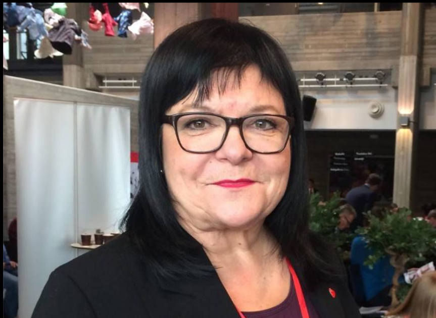 Maria Tolppanen, ikääntynyt nainen, hymyilee