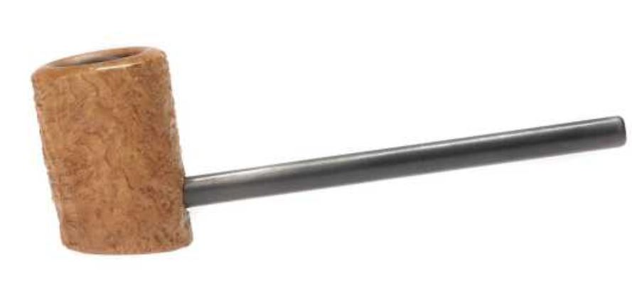 Korkkipiippu, joka on tehty merestä löytyneestä puusta