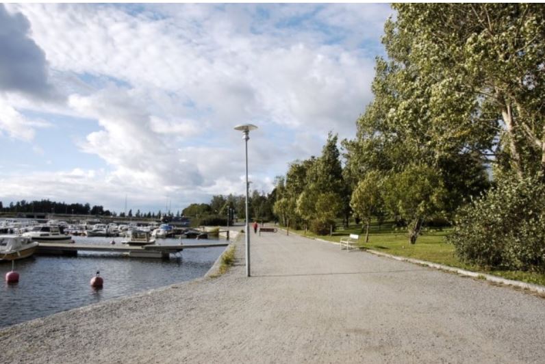 Vankilanranta Vaasassa, vanhoja rakennuksia ja puita