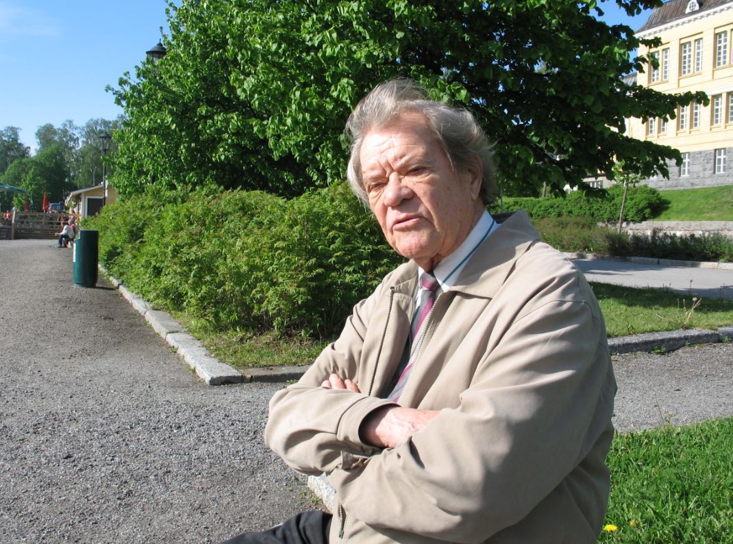 Veikko Armas Takala, vakava mies muotokuvassa