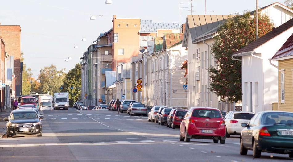Senioribussi Vaasassa, kuljettaa ikäihmisiä asioille