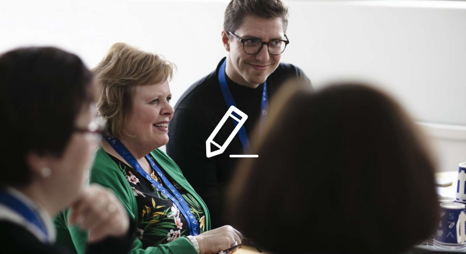 Ihmisiä osallistumassa ja vaikuttamassa Vaasan kaupungin asioihin