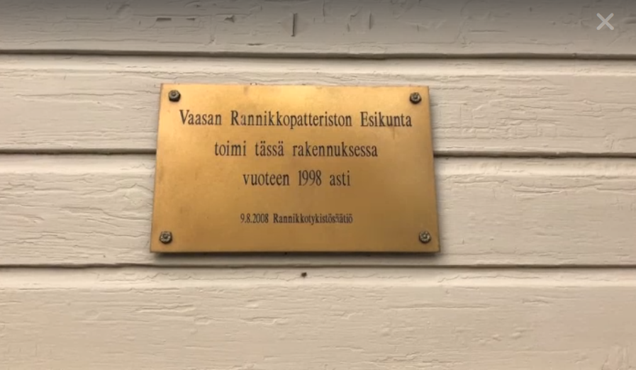 Vaasan Rannikkopatteriston sotilaita ja kalustoa harjoituksissa