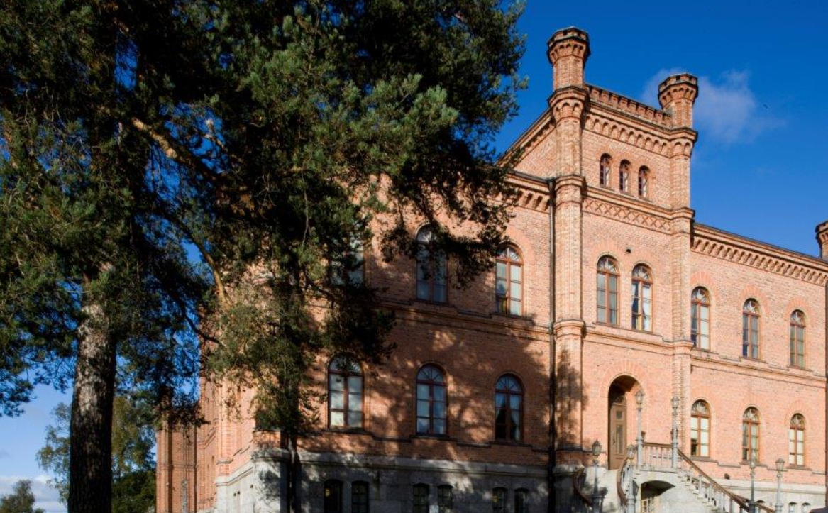 Vaasan rantapuistovyöhyke ja sen historialliset rakennukset