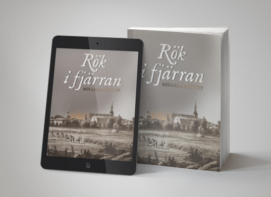 Mikaela Nykvist, kirjailija, istuu pöydän ääressä