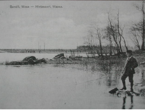 Hietasaaren huvielämää 1860-luvulla, ihmisiä ulkoilemassa