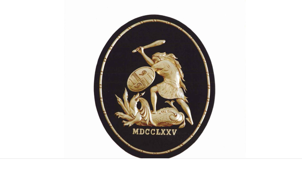 Vaasan hovioikeuden presidenttien muotokuvia ja historiallista arkkitehtuuria