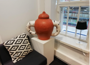 Leif Färdingin ruukku Vaasan kaupunginkirjastossa