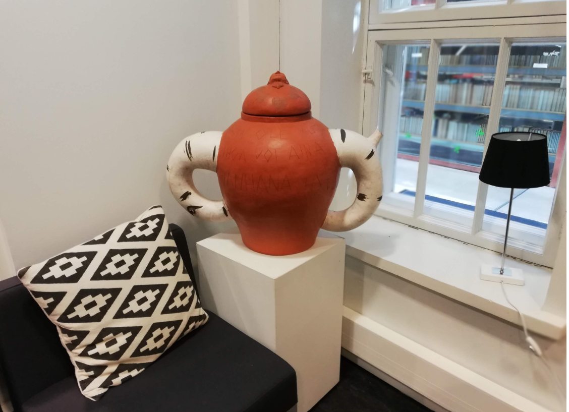 Leif Färdingin ruukku Vaasan kaupunginkirjastossa