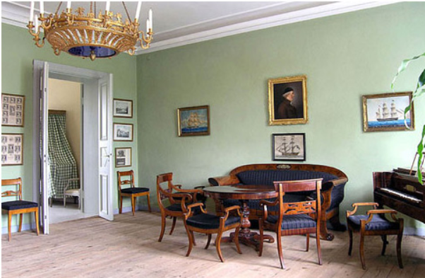 Wasastjernan talon historiallinen julkisivu ja puutarha