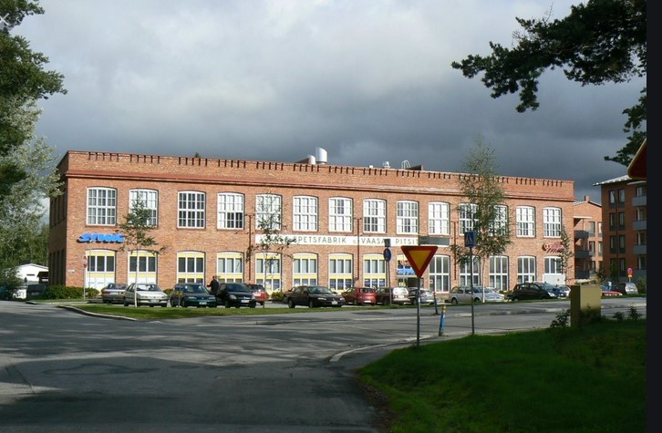 Vaasan Pitsitehtaan rakennus, jossa valmistettiin pitsejä ja sukkia